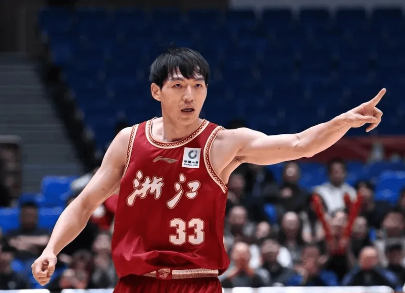 吴前：最后输了一分比较可惜，双方全力以赴地对待这场比赛