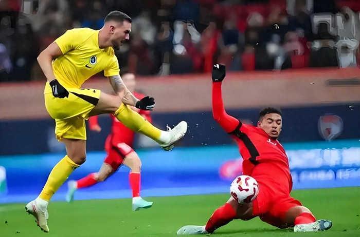 开云体育平台-意外！他可能成上港本赛季首位被提前退货的外援，原因让人无奈|上海海港|中超|上港队|克劳德|鲁能_新浪体育_新浪新闻
